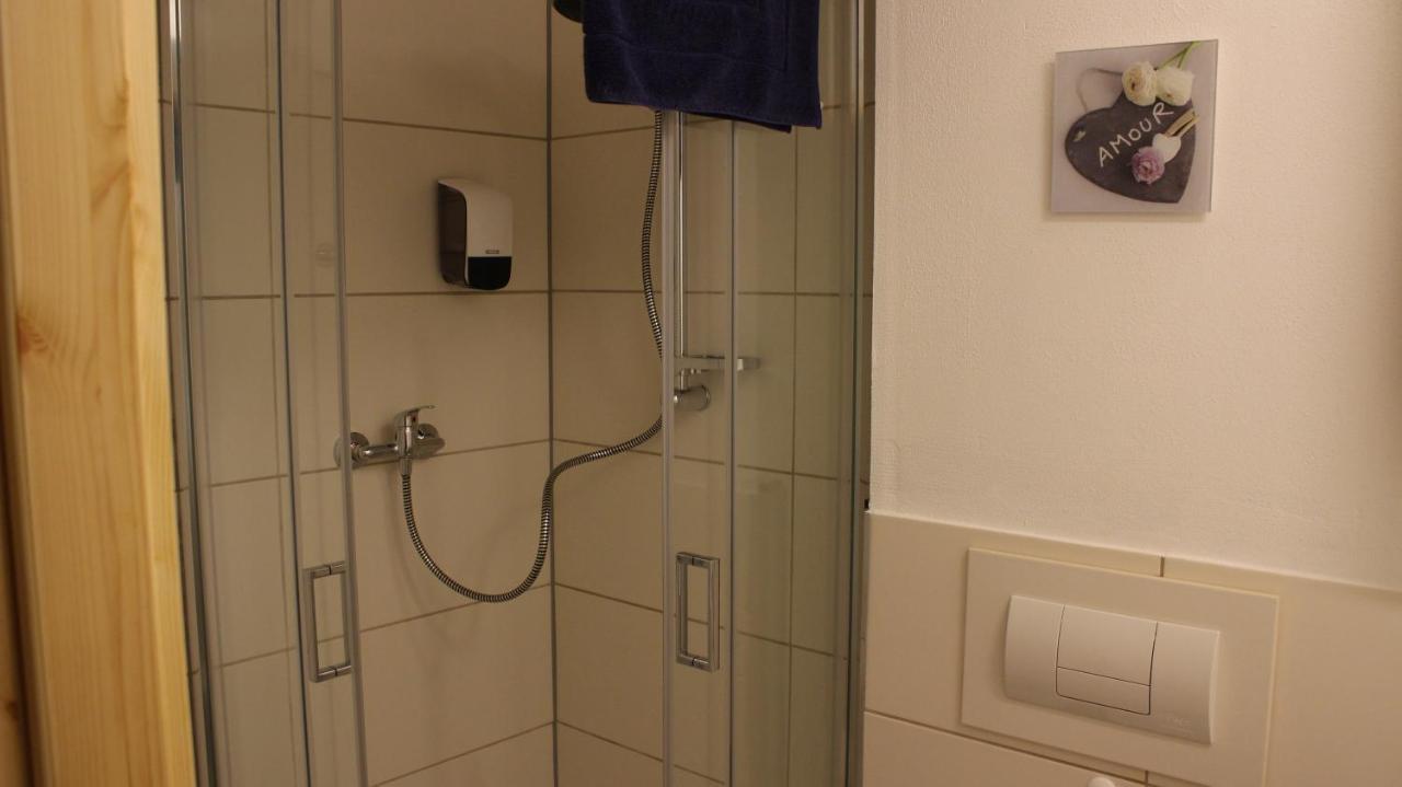 Pension Und Gaestehaus Paffrath Grossbrembach Esterno foto